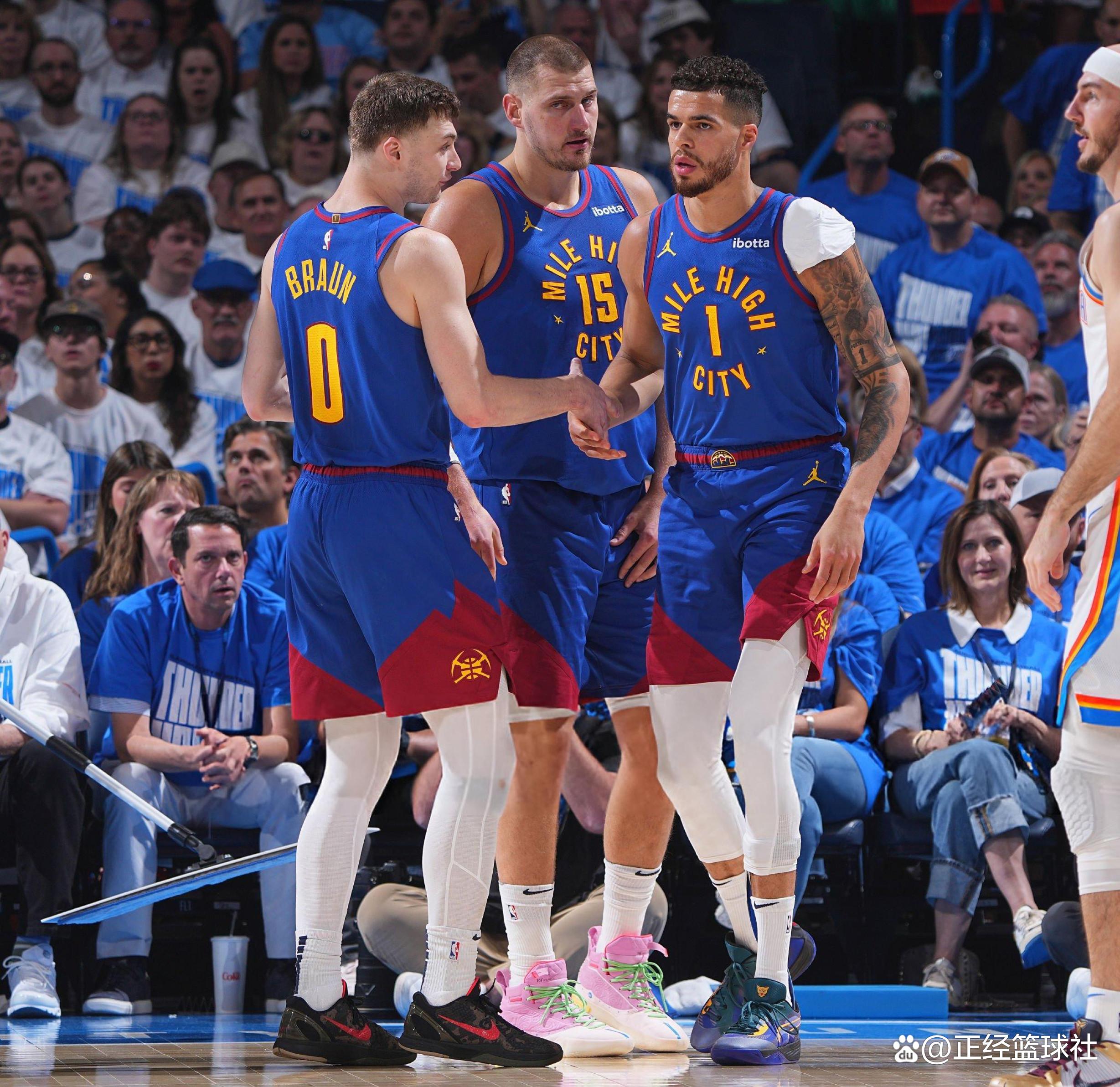 后场出球要 后场出球要